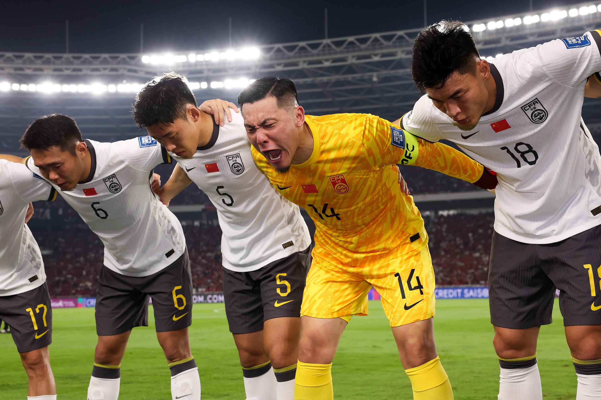 华体会体育-2021年新秀榜眼在首季遭遇瓶颈的表现分析